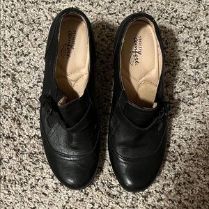 Women’s 8 1/2  Black Leather Shoe Strictly Comfort